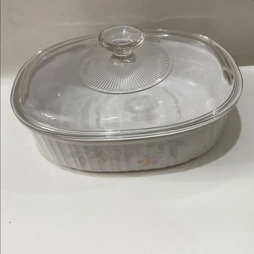 Corningware Pink Trio Ribbed White Ceramic Dish & Lid 1.8 Liter 9 1/2 X 7 1/2